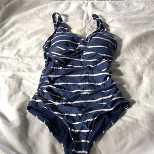 Niptuck bathing suit. Adjustable straps. Only wore once. Size 4.